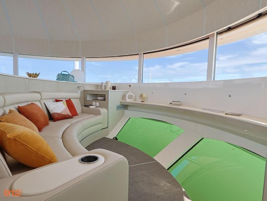Anthenea Suite Hoteliere Flottante เปโรส กีเรค ภายนอก รูปภาพ
